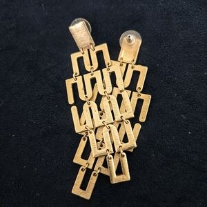 Elegant Gold Geometric Earrings